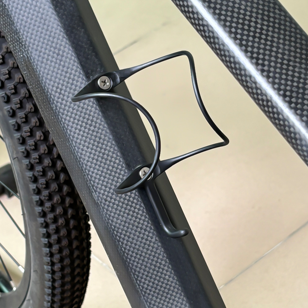 Rideforge超軽量カーボンファイバーウォーターボトルケ - Mountain Biking Bc のレビューと価格