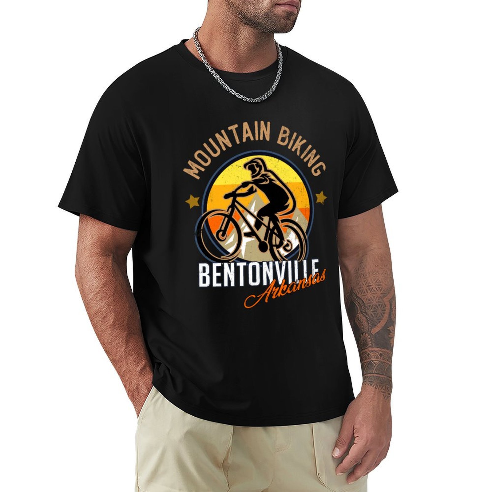 ベントンビル アーカンソー マウンテンバイク Tシャツ リラ - Mountain Biking Arkansas のレビューと価格